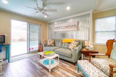 2133 MacFarland Dr. Family room