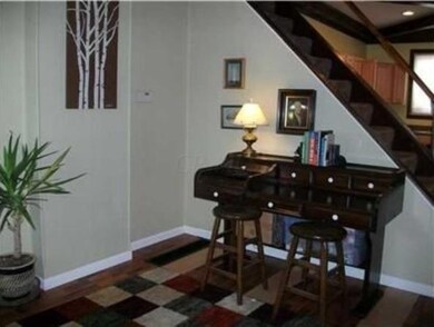 544 E Sycamore St, Columbus, OH 43206 - photo 4