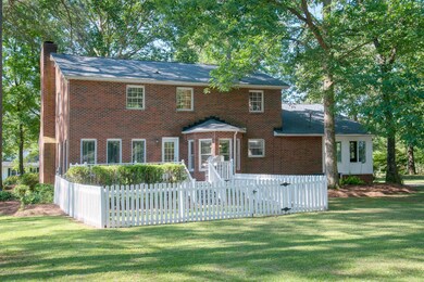 1198-Davenport-Place-06