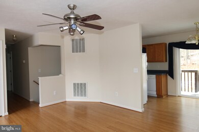 259 Longwood Dr, Bunker Hill, WV 25413 - photo 4