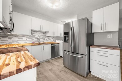 1908 Harvest Ln, Charlotte, NC 28210 - photo 4