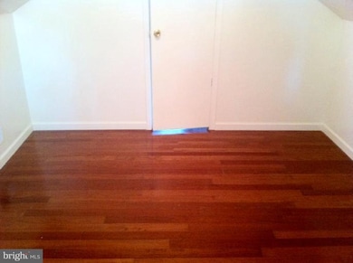 7727 Emerson Rd, Hyattsville, MD 20784 - photo 6