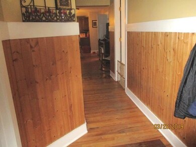 Entryway w/wood chair rail
