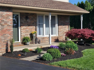 1909 Belleview Dr, Whitehall, PA 18052 - photo 2