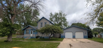 112 Pine St, Peterson, IA 51047 - photo 2