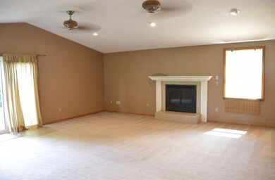 240 Hoyt St, Manchester, NH 03103 - photo 5