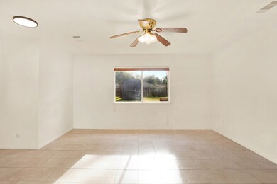 2123 N Austin Ave, Pearland, TX 77581 - photo 2