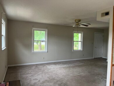 124 Strawberry Dr, Inman, SC 29349 - photo 5