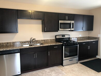 71 Sparrow Rd, Carpentersville, IL 60110 - photo 6