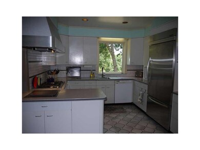 Kitchen. Classic St. Charles cabinets and gourmet 