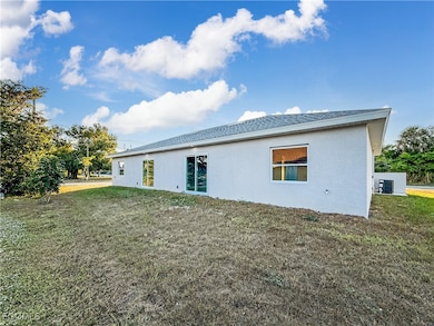 2955 Dunbar St unit A,  Apt B, Fort Myers, FL 33916 - photo 5