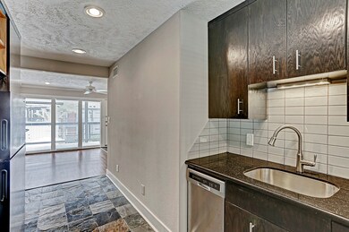 1501 Hyde Park Blvd unit 15, Houston, TX 77006 - photo 3