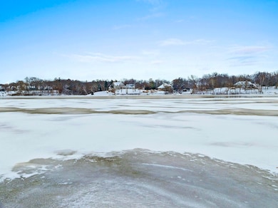 2045 Lost Dauphin Rd, de Pere, WI 54115 - photo 5