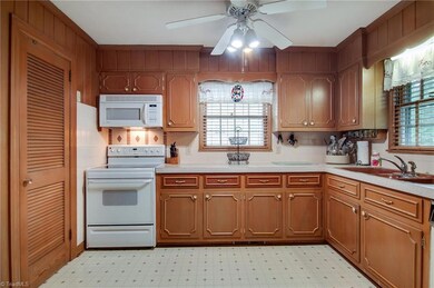 1915 W 1st St, Winston Salem, NC 27104 - photo 6