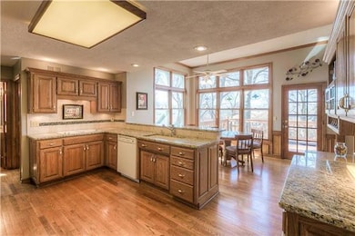 13742 W 76th Cir, Shawnee, KS 66216 - photo 6