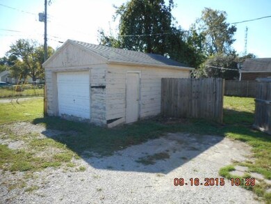 1904 S Biltmore Ave, Muncie, IN 47302 - photo 3