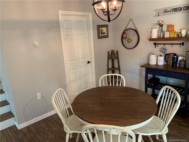 Waterproof Vinyl Laminate Floor