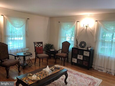 8512 Horseshoe Ln, Potomac, MD 20854 - photo 5