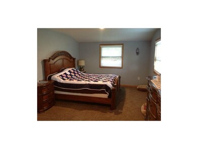 Extra large master with newer carpet.