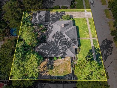 1043 Candlelight Ln, Houston, TX 77018 - photo 2