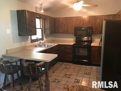 6015 N Main St, Davenport, IA 52806 - photo 4