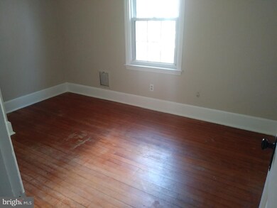 107 Broad St, Saint Georges, DE 19733 - photo 7