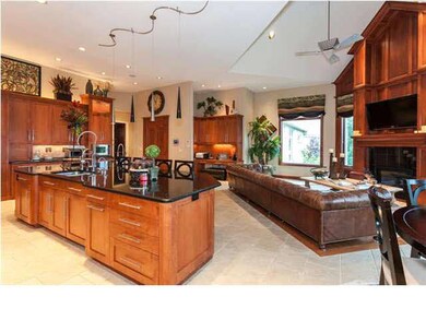 Kitchen/Hearth Room