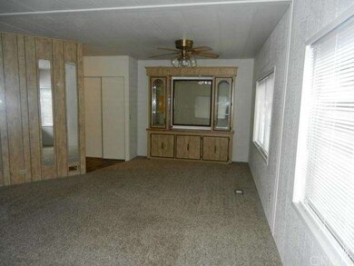 Dining Area w/Hutch! 