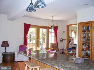 554 Dannaker Ln, Wayne, PA 19087 - photo 2