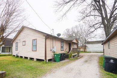 6533 Enid St, Houston, TX 77022 - photo 5