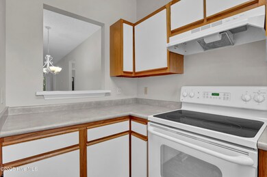 P1411335