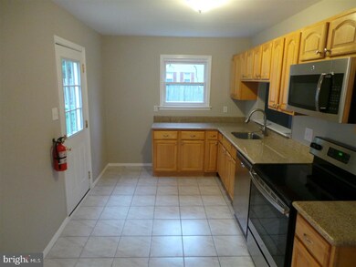 32 Hamilton St, Swedesboro, NJ 08085 - photo 7