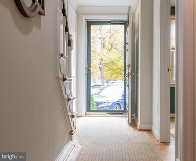 705 W Abingdon Ct, Alexandria, VA 22314 - photo 3