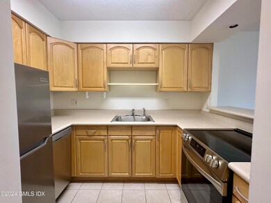 Greenwich Green unit 407, Old Greenwich, CT 06870 - photo 5