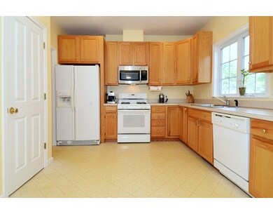 14 Pratt St, South Grafton, MA 01560 - photo 4