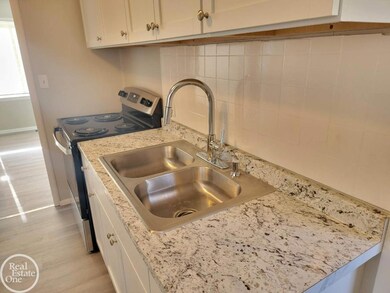 13415 Sherman Ave, Warren, MI 48089 - photo 5