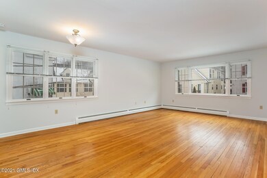 18 Hollow Wood Ln unit A, Greenwich, CT 06831 - photo 4