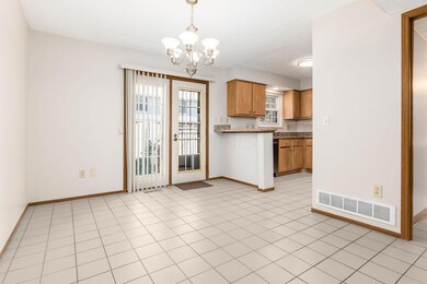 001__i 1154 Cambridge Way 017