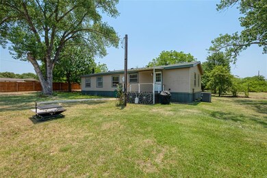 633 Newsom Rd, Azle, TX 76020 - photo 2