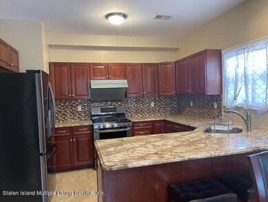 281 Riedel Ave, Staten Island, NY 10306 - photo 7