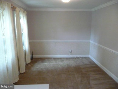 203 N Sycamore Ct, Sterling, VA 20164 - photo 4