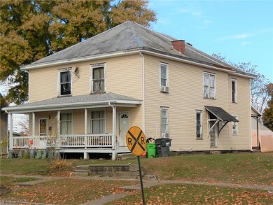 524 Locust St, Coshocton, OH 43812 - photo 4