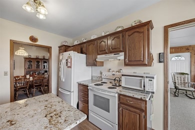 4745 Westchester Dr NE unit A, Cedar Rapids, IA 52402 - photo 7