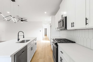 4114 Castor St unit B, Houston, TX 77022 - photo 6