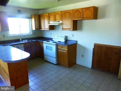 1540 Fairmount St, Bethlehem, PA 18017 - photo 3