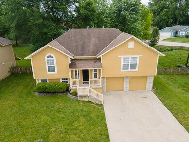 1609 Tyler Dr, Raymore, MO 64083 - photo 2