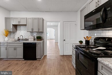 512 N Railroad St, Palmyra, PA 17078 - photo 7