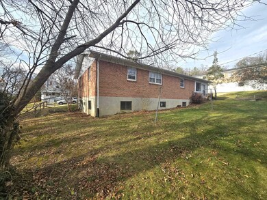 470 N 8th St, Wytheville, VA 24382 - photo 5