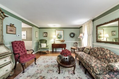 007-1804OldShayCourt-Columbus-OH-43229-s
