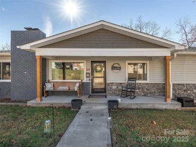 133 Axley St, Canton, NC 28716 - photo 2